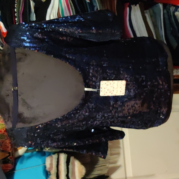 Free People 🌚 Blue sequin flutter sleeve plunging back crop top - Picture 4 of 8